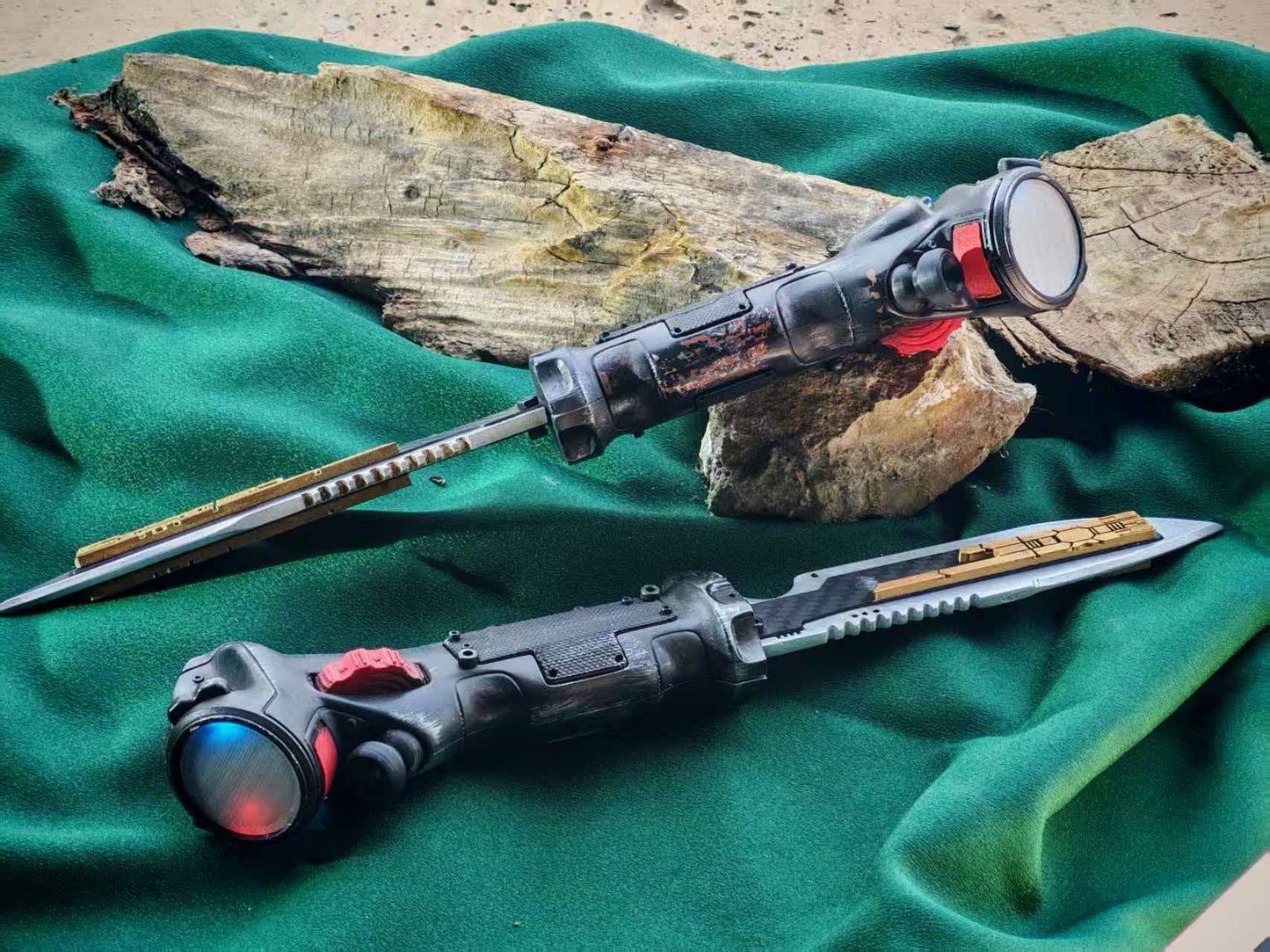 Titanfall 2 Data Knife Replica – Pilot Cosplay Prop, Life Size Game Weapon Model for Collectors & Themed Parties